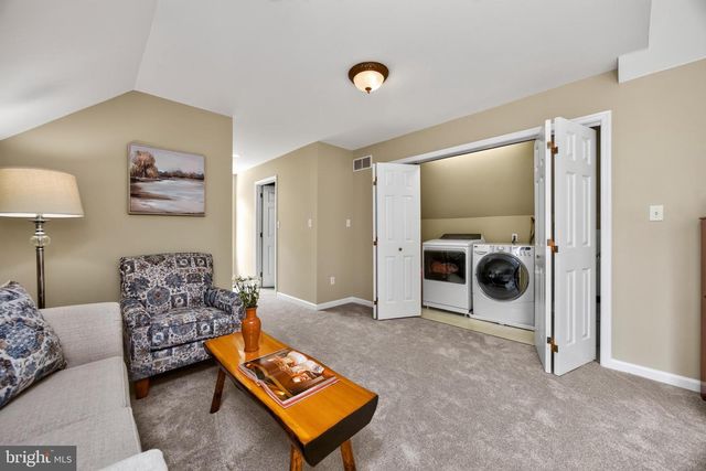 163 HILLCREST AVE, Phoenixville, PA 19460