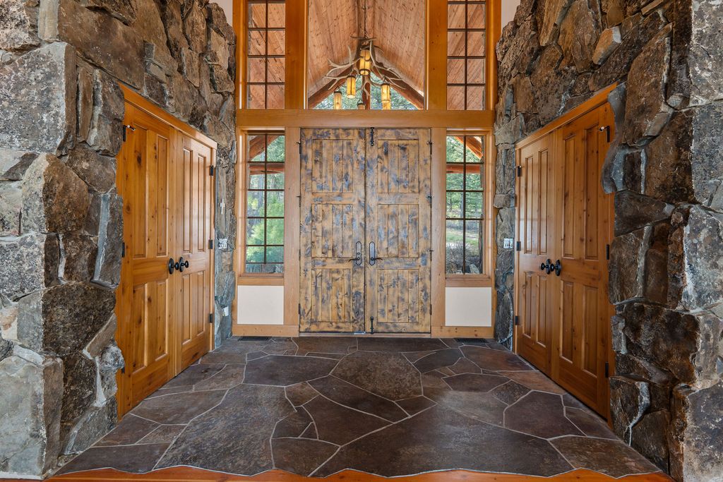 18082 Demersville Wagon Road, Lakeside, MT 59922 photo 12