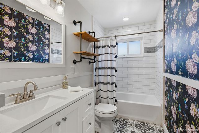 23401 Grove Street, Saint Clair Shores, MI 48080