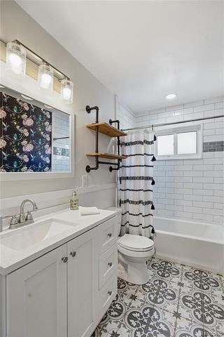 23401 Grove Street, Saint Clair Shores, MI 48080