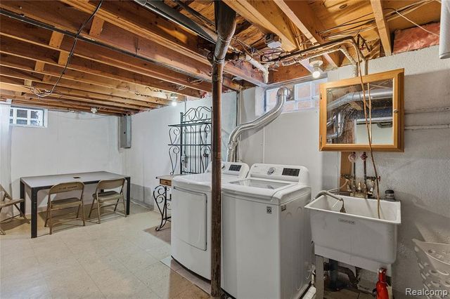 23401 Grove Street, Saint Clair Shores, MI 48080