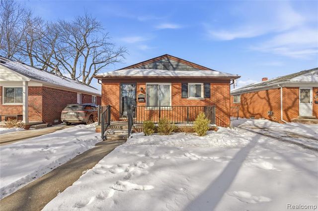 23401 Grove Street, Saint Clair Shores, MI 48080