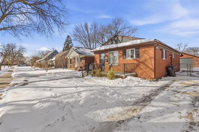 23401 Grove Street, Saint Clair Shores, MI 48080