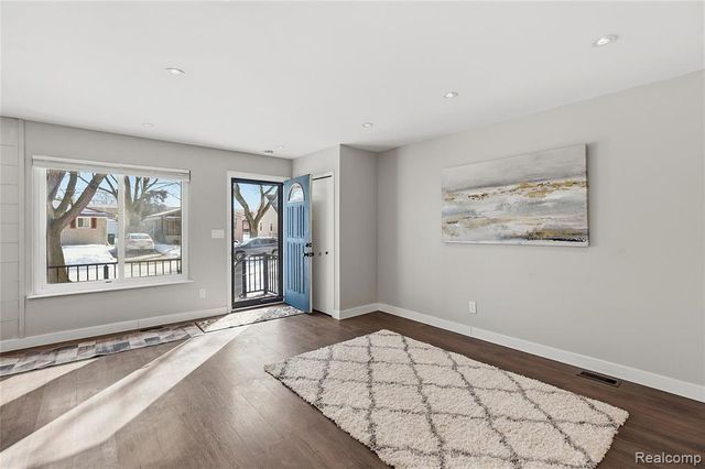 23401 Grove Street, Saint Clair Shores, MI 48080