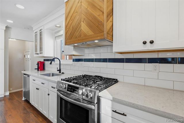 23401 Grove Street, Saint Clair Shores, MI 48080