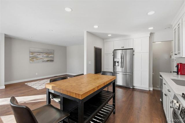 23401 Grove Street, Saint Clair Shores, MI 48080