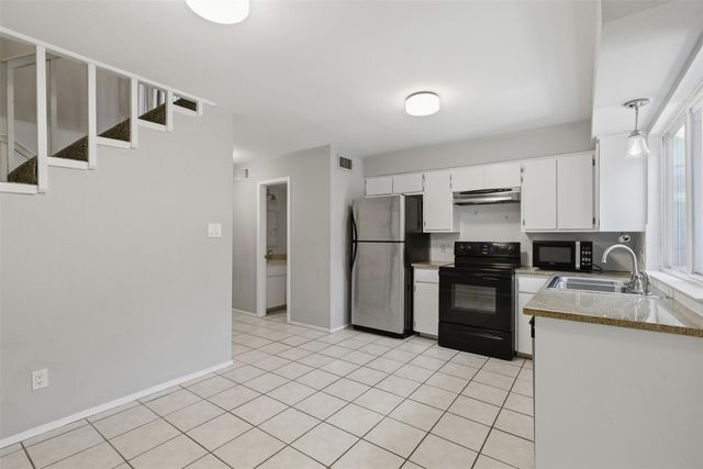 4204 Hudson Bend RD B, Austin, TX 78734