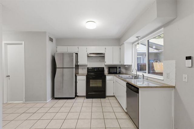 4204 Hudson Bend RD B, Austin, TX 78734