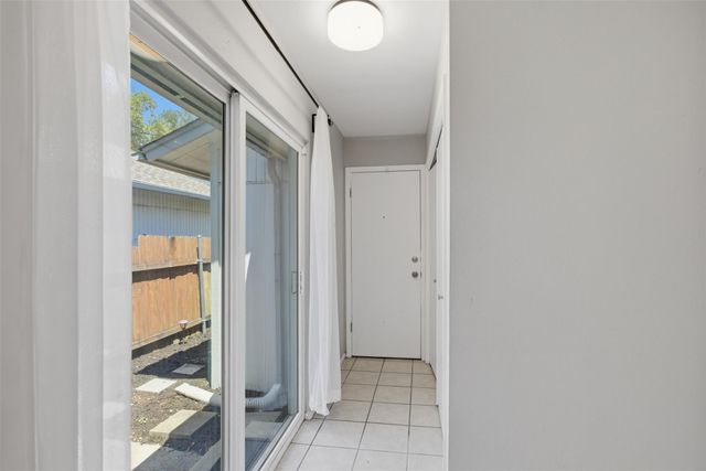 4204 Hudson Bend RD B, Austin, TX 78734