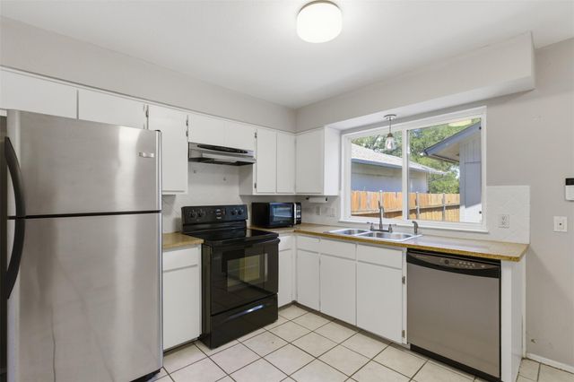 4204 Hudson Bend RD B, Austin, TX 78734
