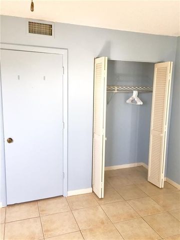 680 Tennis Club Drive 307, Fort Lauderdale, FL 33311