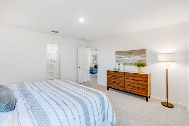 925 Birkdale Drive, Ennis, TX 75119