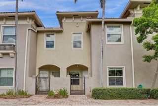 2851 W Prospect Rd 402, Tamarac, FL 33309