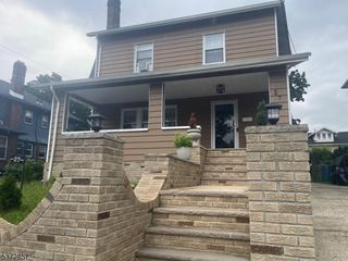 27 Pomona Ave, Newark City, NJ 07112