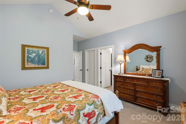 4 Oak Mountain Drive, Leicester, NC 28748