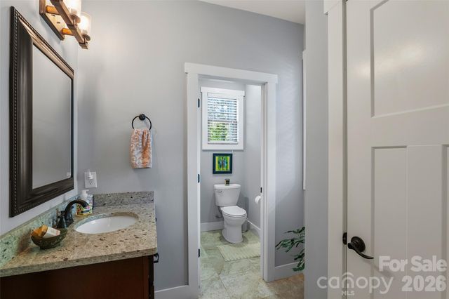 4 Oak Mountain Drive, Leicester, NC 28748