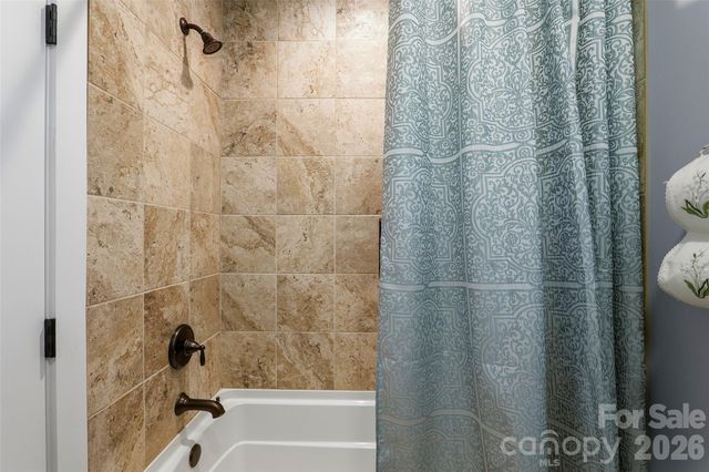 4 Oak Mountain Drive, Leicester, NC 28748