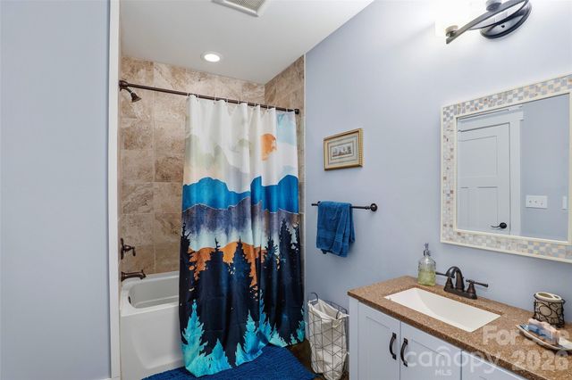 4 Oak Mountain Drive, Leicester, NC 28748