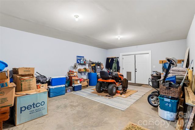 4 Oak Mountain Drive, Leicester, NC 28748
