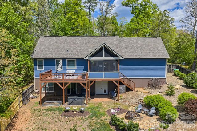 4 Oak Mountain Drive, Leicester, NC 28748
