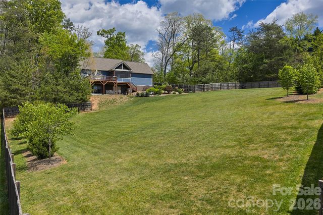 4 Oak Mountain Drive, Leicester, NC 28748