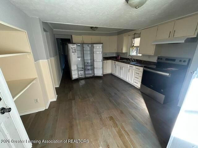 5017 Christiansen Road, Lansing, MI 48910