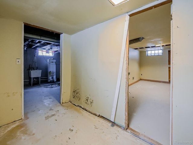 19811 Harlow Street, Detroit, MI 48235