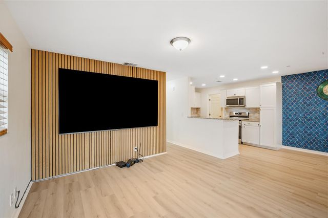 6610 S MASCOTTE STREET, Tampa, FL 33616