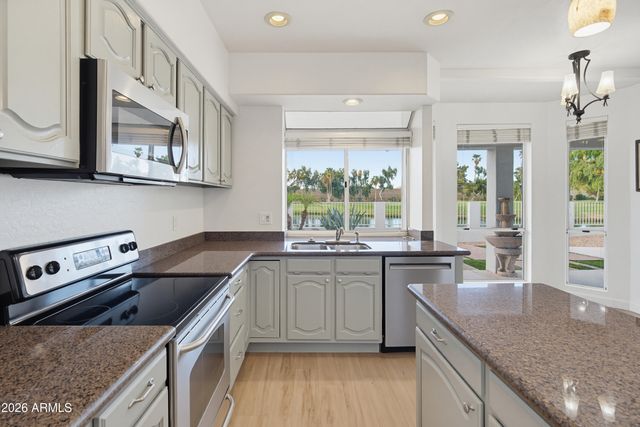 6914 W Escuda Drive, Glendale, AZ 85308