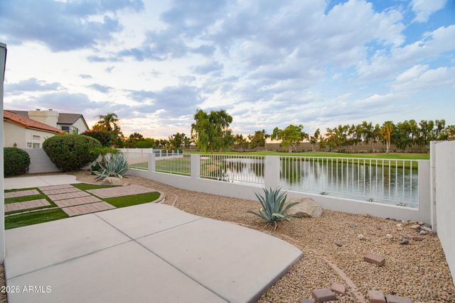 6914 W Escuda Drive, Glendale, AZ 85308