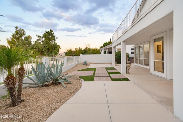 6914 W Escuda Drive, Glendale, AZ 85308