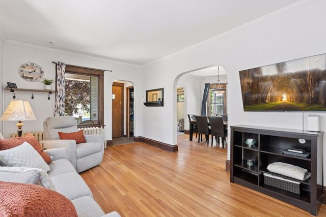1732 Hague Avenue, Saint Paul, MN 55104