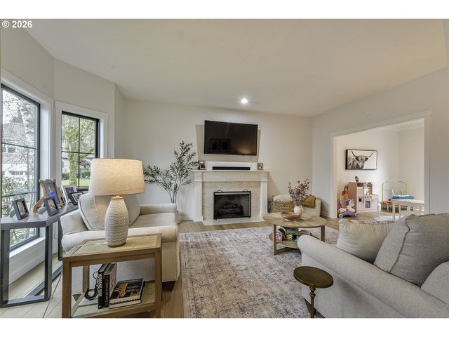 5120 Sw WICHITA St, Tualatin, OR 97062