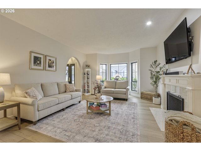 5120 Sw WICHITA St, Tualatin, OR 97062