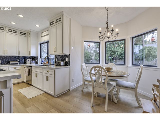 5120 Sw WICHITA St, Tualatin, OR 97062