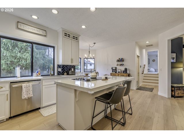 5120 Sw WICHITA St, Tualatin, OR 97062