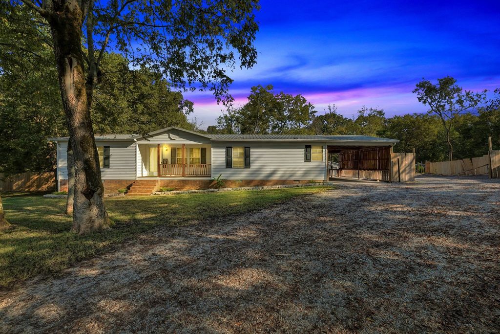 1111 Hamilton Chambers Rd, Lebanon, TN 37087