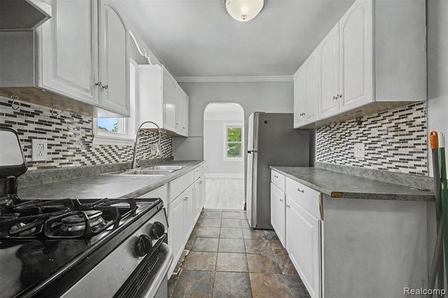 1656 S Karle Avenue, Westland, MI 48186