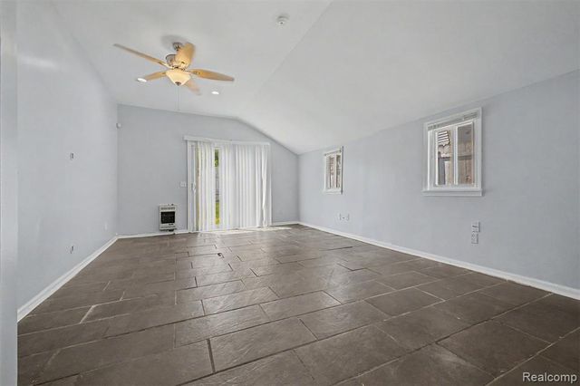 1656 S Karle Avenue, Westland, MI 48186