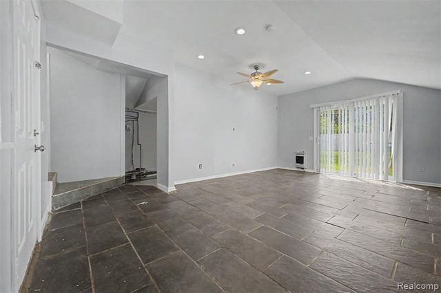 1656 S Karle Avenue, Westland, MI 48186