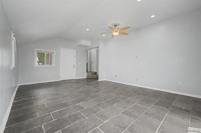 1656 S Karle Avenue, Westland, MI 48186
