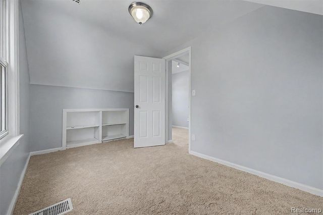 1656 S Karle Avenue, Westland, MI 48186