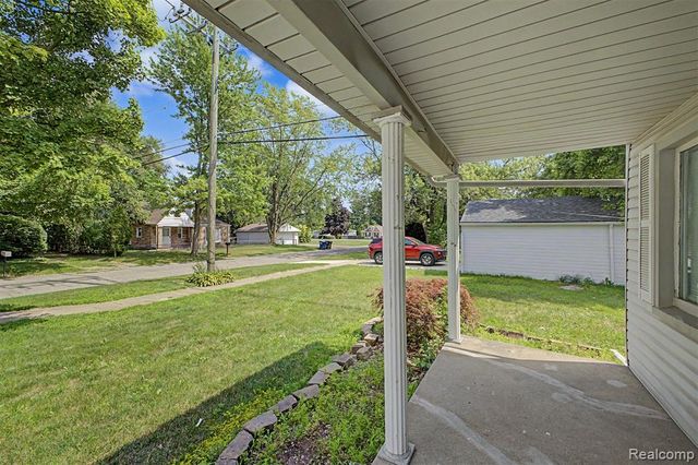 1656 S Karle Avenue, Westland, MI 48186