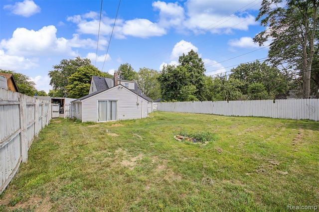 1656 S Karle Avenue, Westland, MI 48186