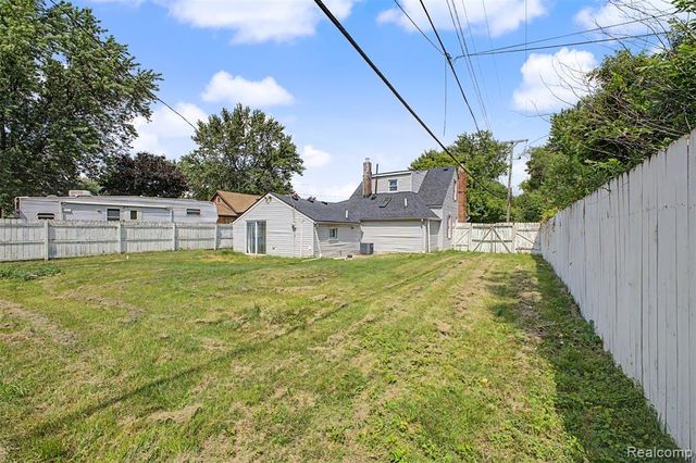 1656 S Karle Avenue, Westland, MI 48186