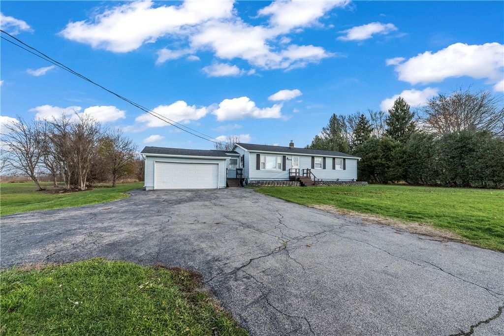 2352 Sweden Walker Road, Clarkson, NY 14420