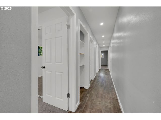 920 W 10TH Ave, Junction City, OR 97448