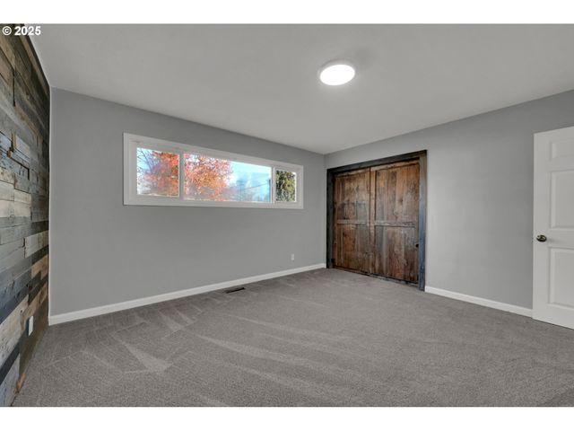 920 W 10TH Ave, Junction City, OR 97448