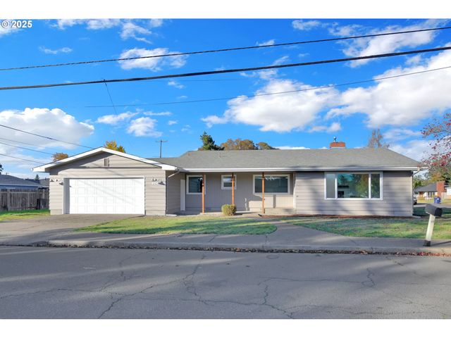 920 W 10TH Ave, Junction City, OR 97448