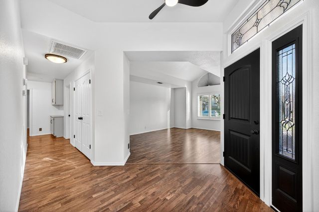 8855 Glori Dawn Dr, Orangevale, CA 95662